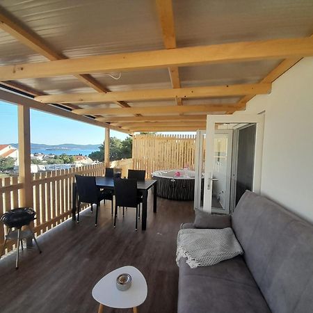 Tiny House Lily With Jacuzzi Apartment Sveti Filip i Jakov Luaran gambar