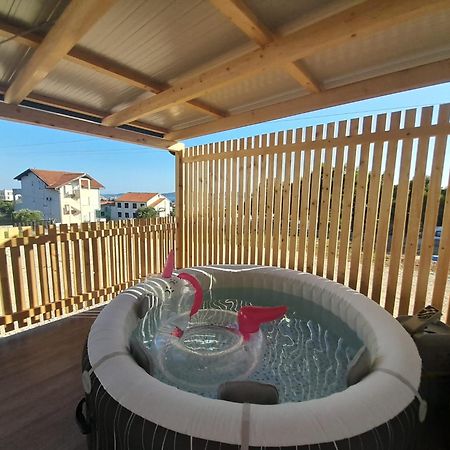 Tiny House Lily With Jacuzzi Apartment Sveti Filip i Jakov Luaran gambar