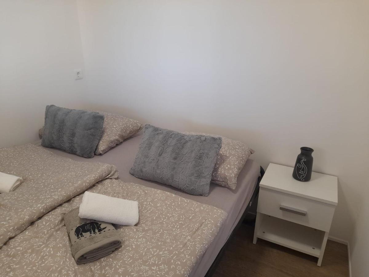 Tiny House Lily With Jacuzzi Apartment Sveti Filip i Jakov Luaran gambar