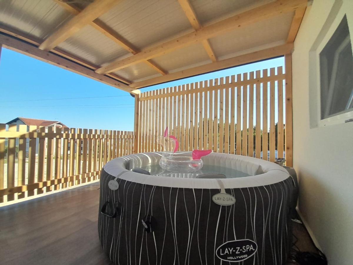 Tiny House Lily With Jacuzzi Apartment Sveti Filip i Jakov Luaran gambar