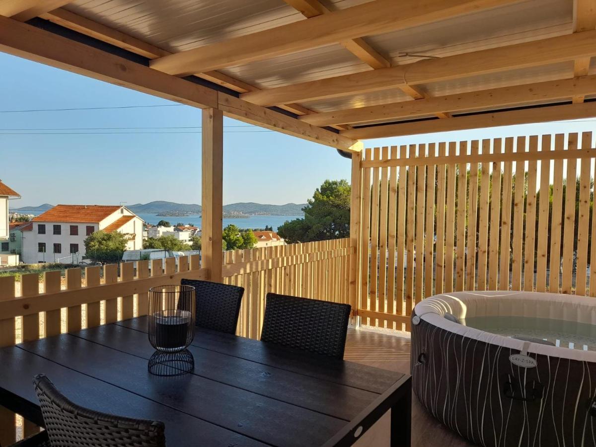 Tiny House Lily With Jacuzzi Apartment Sveti Filip i Jakov Luaran gambar