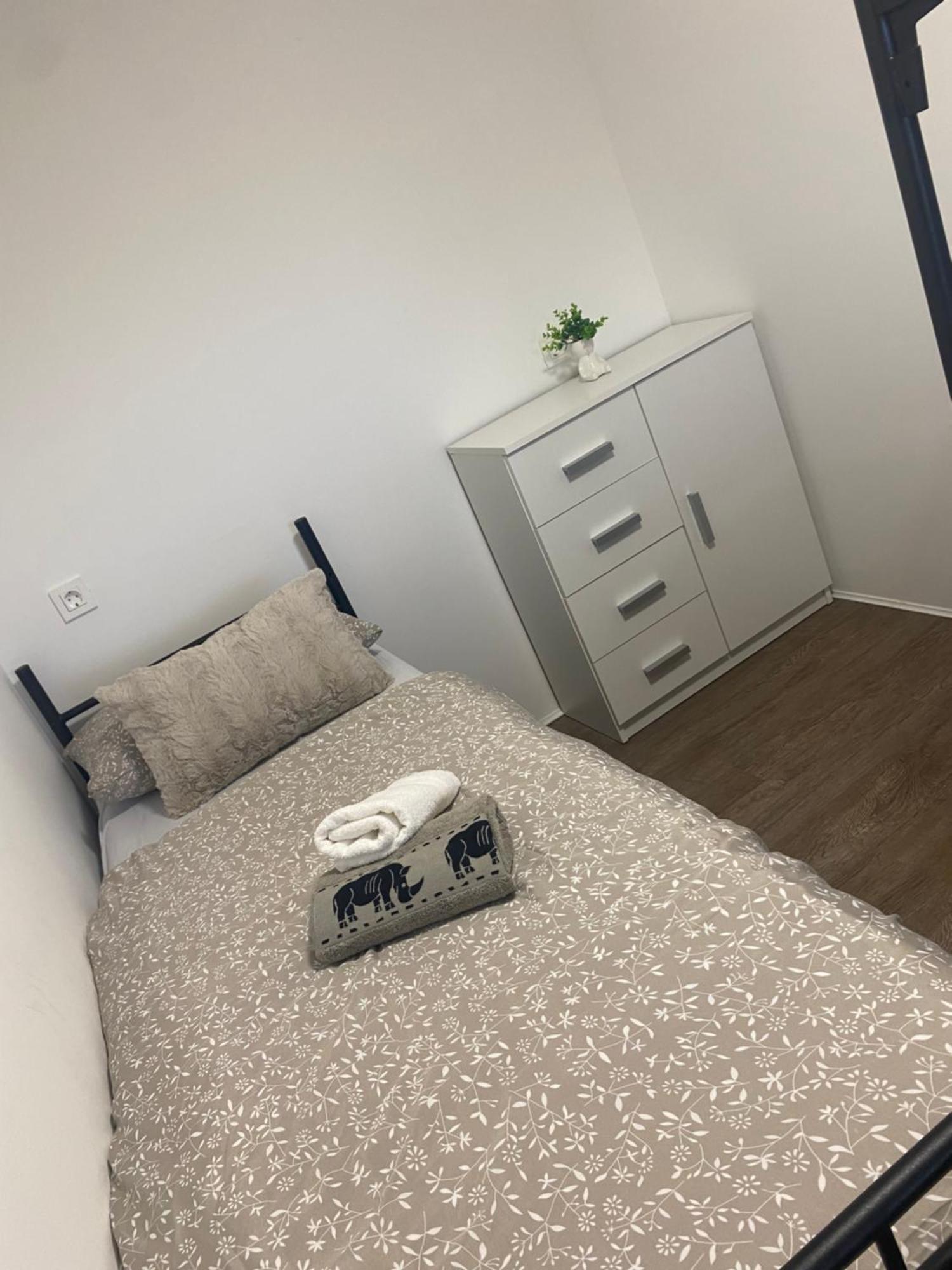 Tiny House Lily With Jacuzzi Apartment Sveti Filip i Jakov Luaran gambar
