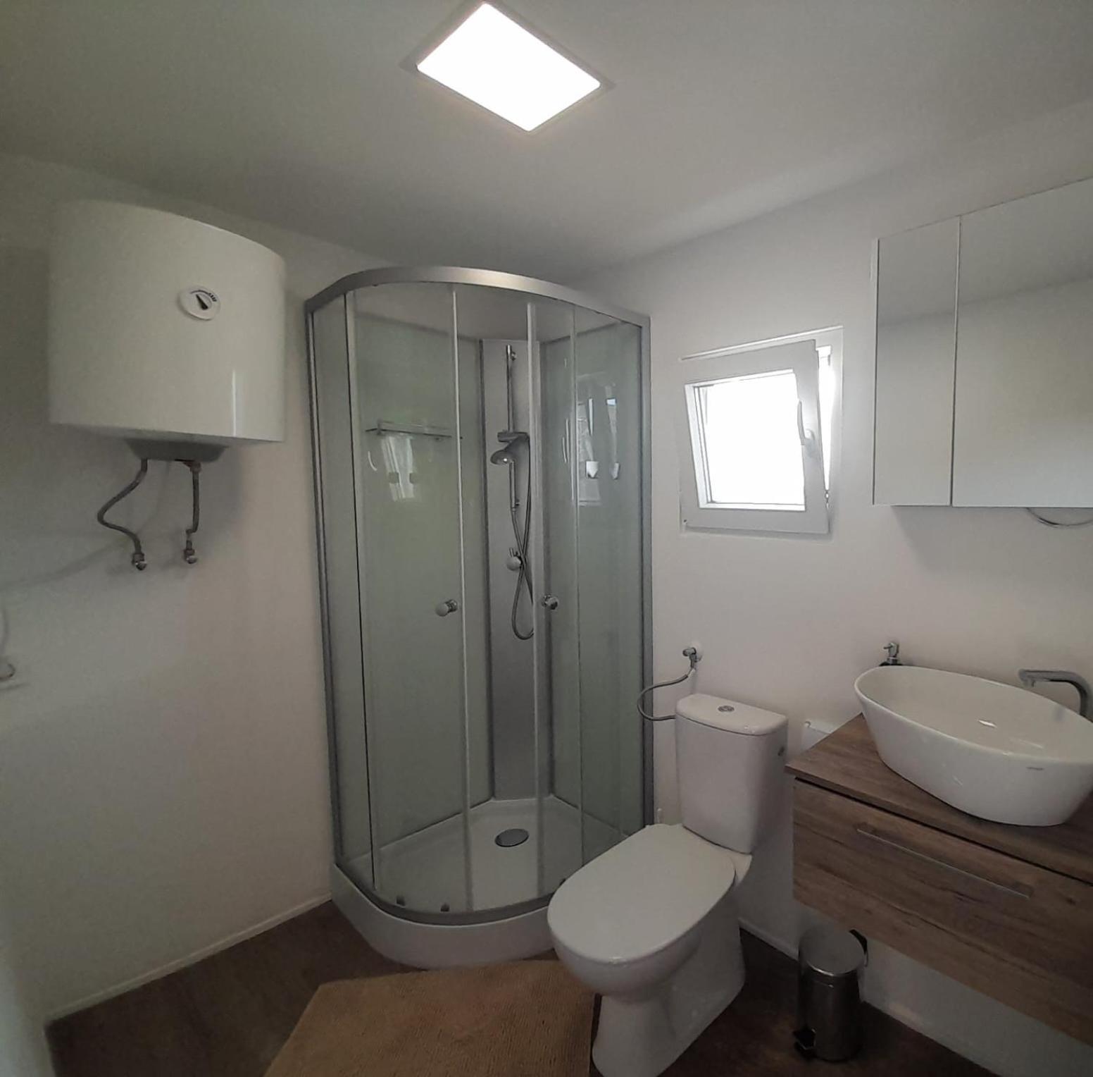 Tiny House Lily With Jacuzzi Apartment Sveti Filip i Jakov Luaran gambar