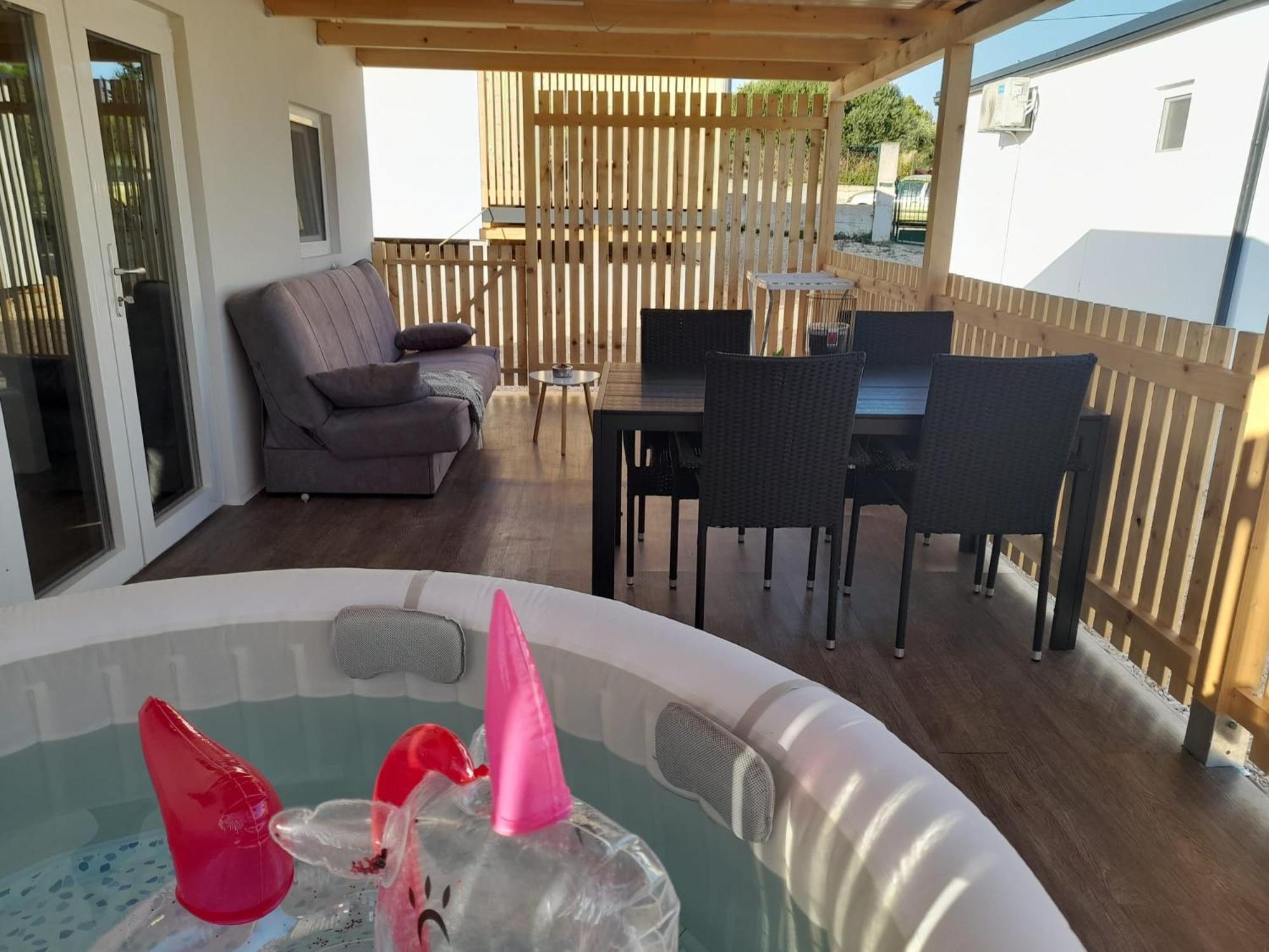 Tiny House Lily With Jacuzzi Apartment Sveti Filip i Jakov Luaran gambar