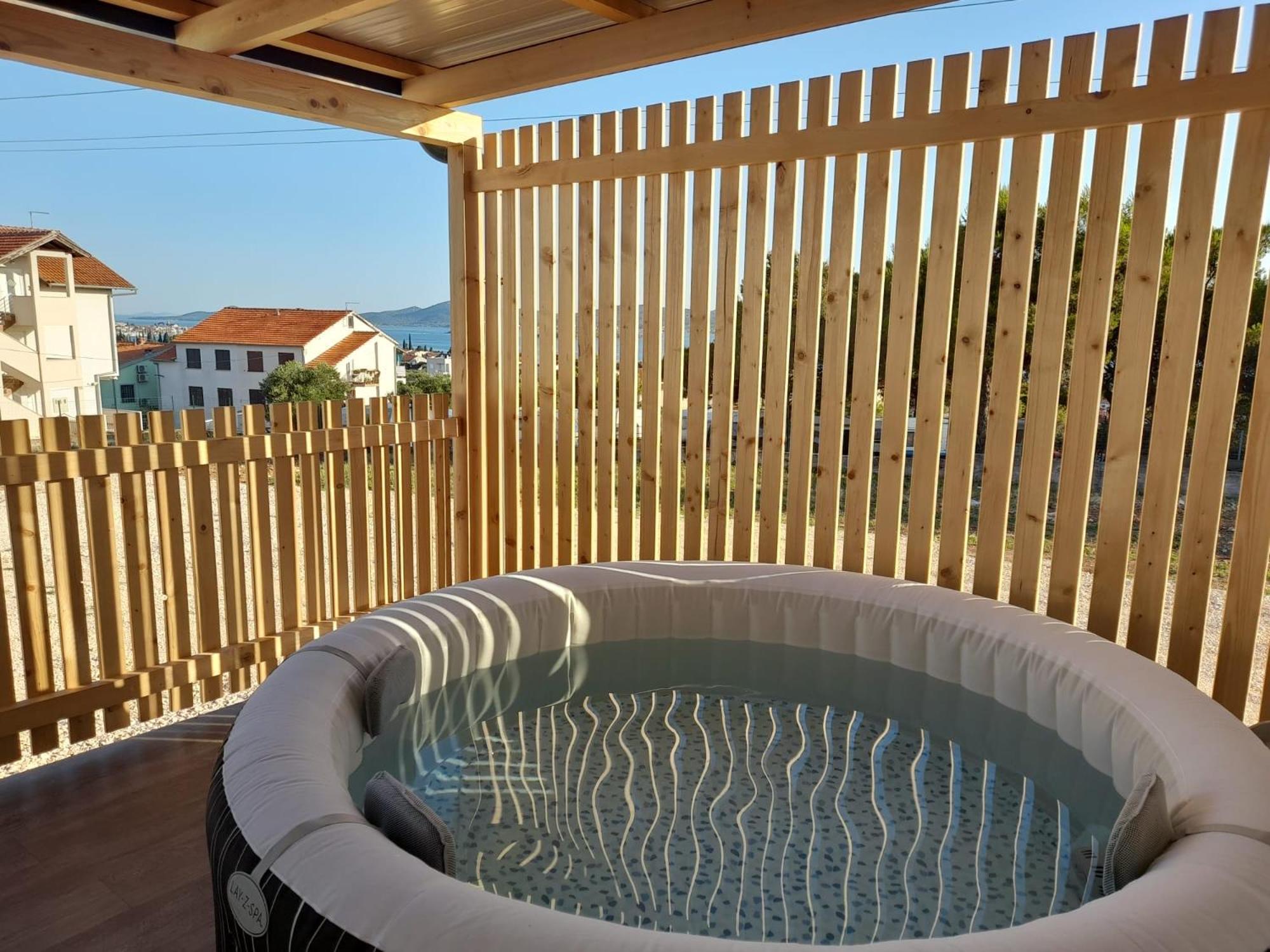 Tiny House Lily With Jacuzzi Apartment Sveti Filip i Jakov Luaran gambar