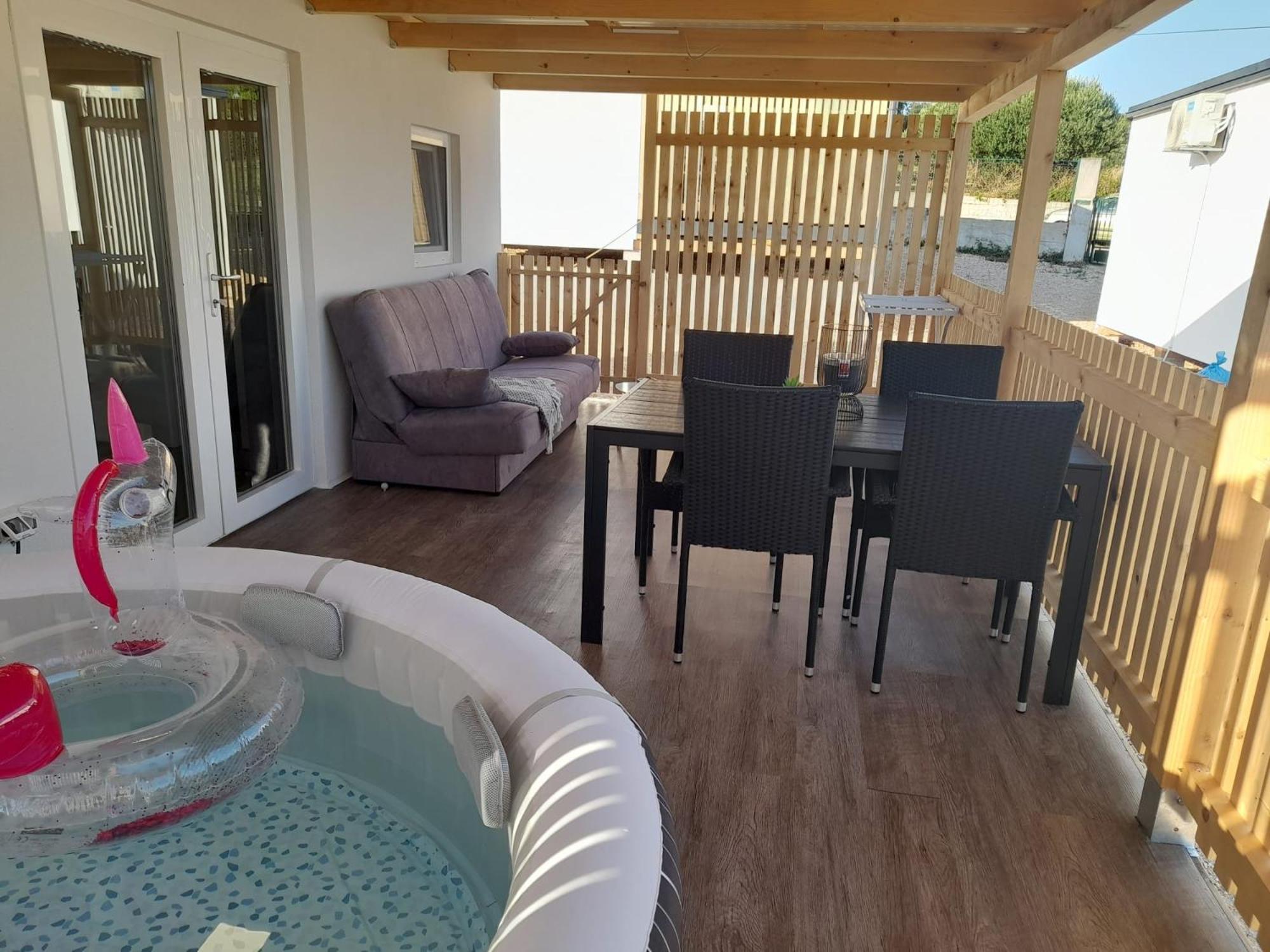 Tiny House Lily With Jacuzzi Apartment Sveti Filip i Jakov Luaran gambar