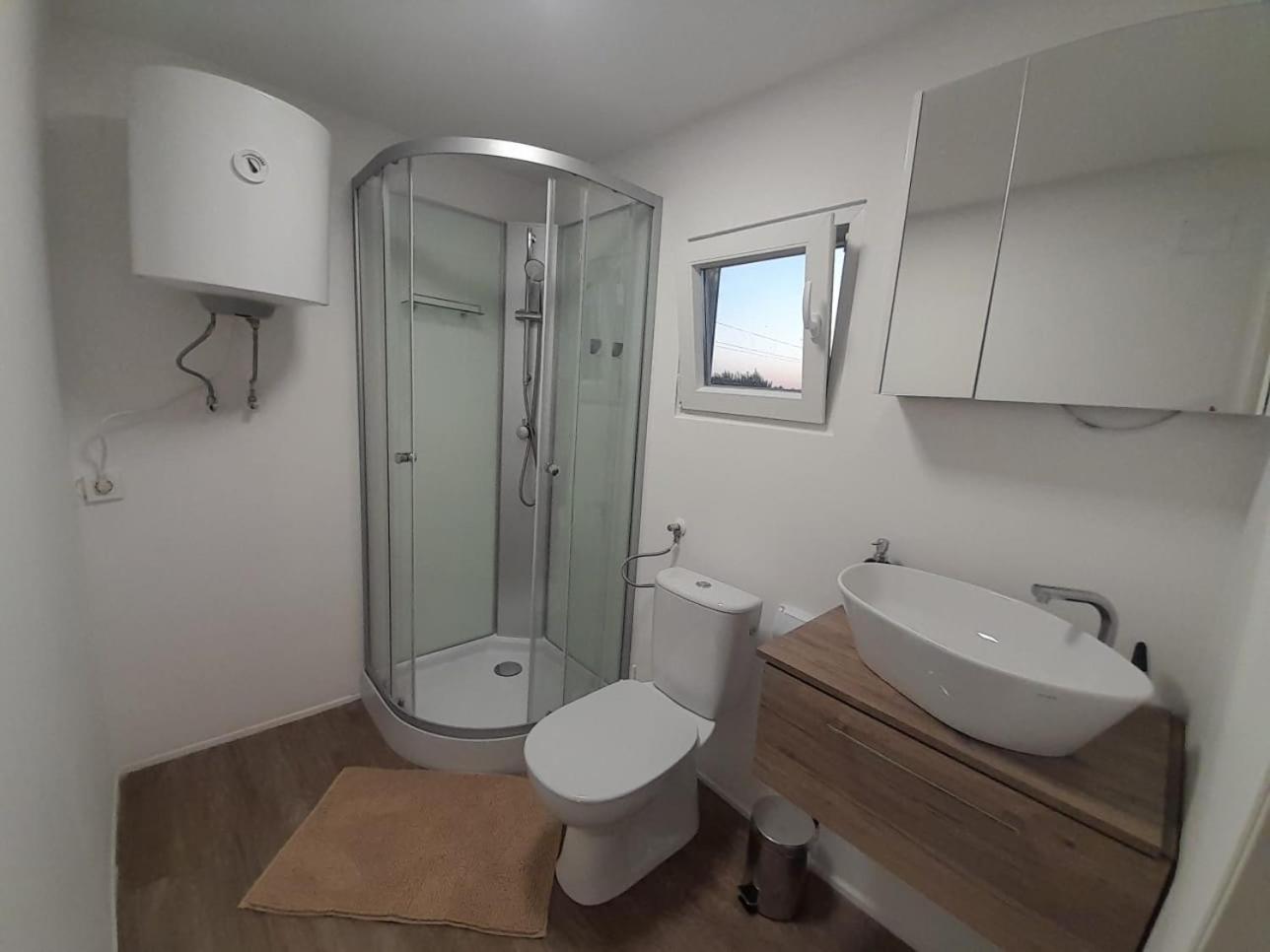 Tiny House Lily With Jacuzzi Apartment Sveti Filip i Jakov Luaran gambar