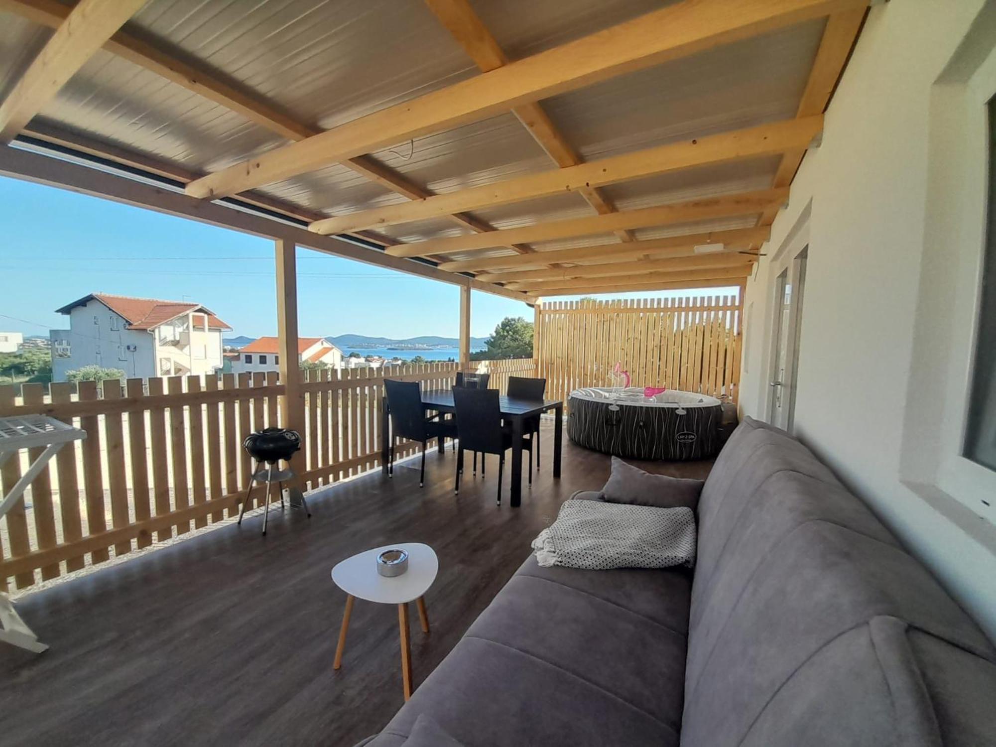 Tiny House Lily With Jacuzzi Apartment Sveti Filip i Jakov Luaran gambar