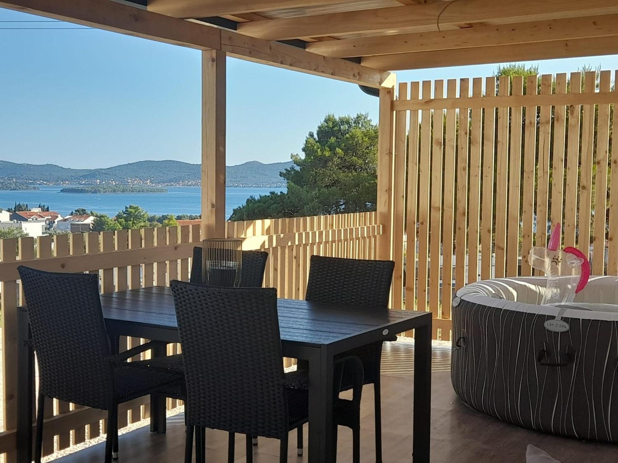 Tiny House Lily With Jacuzzi Apartment Sveti Filip i Jakov Luaran gambar